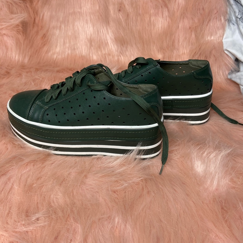 Olive platform shoes never worn (city trends)